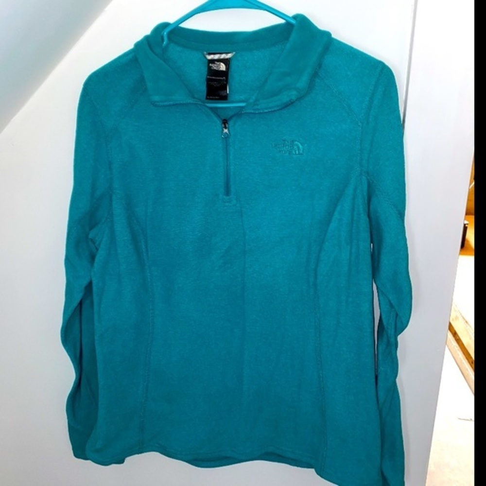 The North Face Quarter Zip•Large•Never Worn